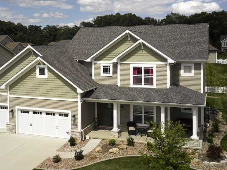 Residential roofing contractor Delafield, WI