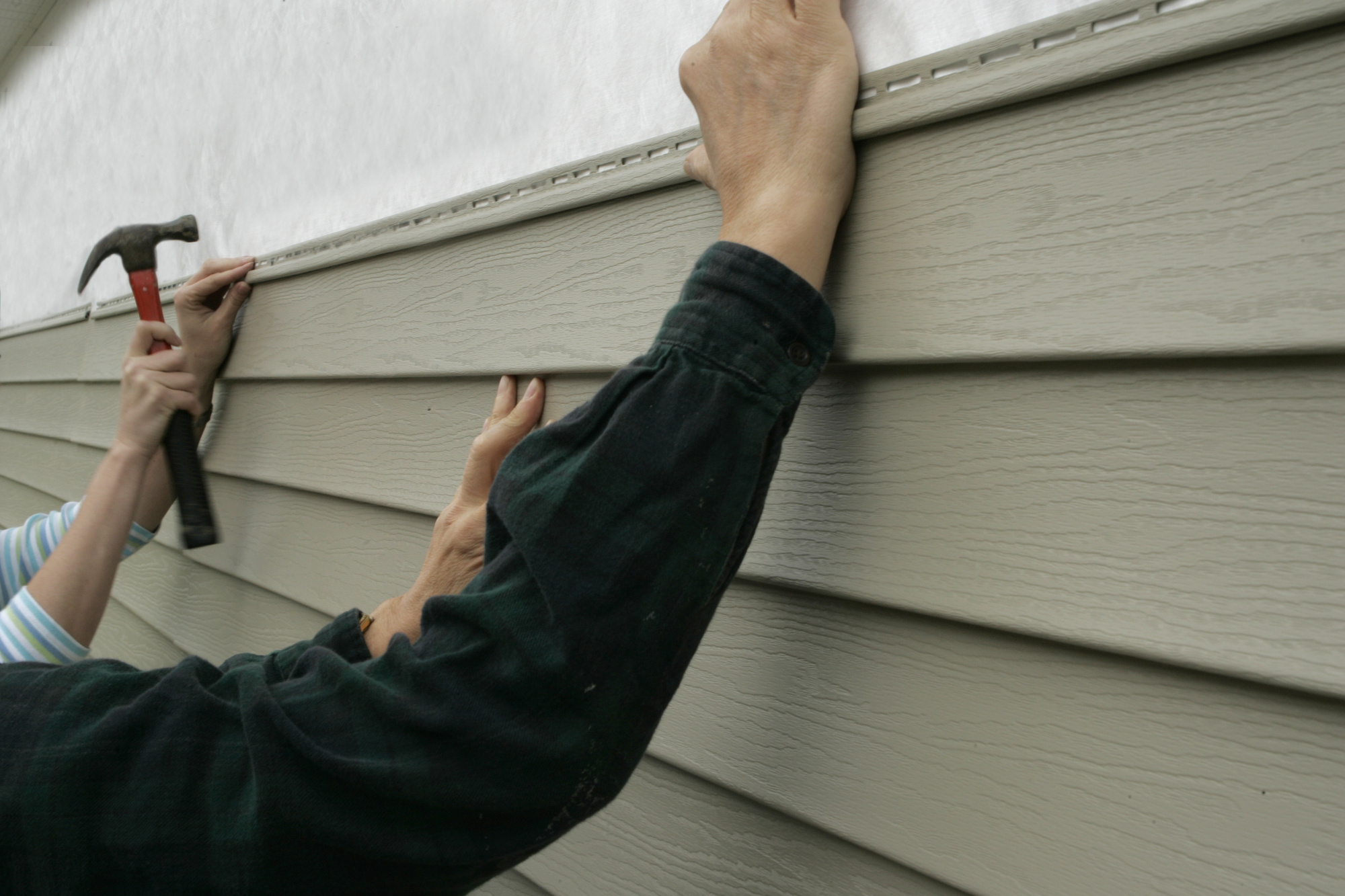 choosing a siding contractor